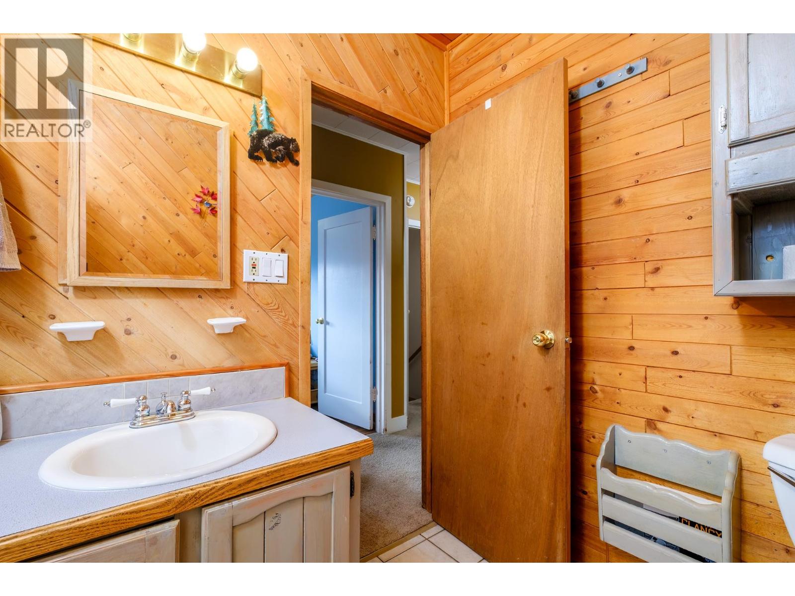 2130 Victoria Avenue, Rossland