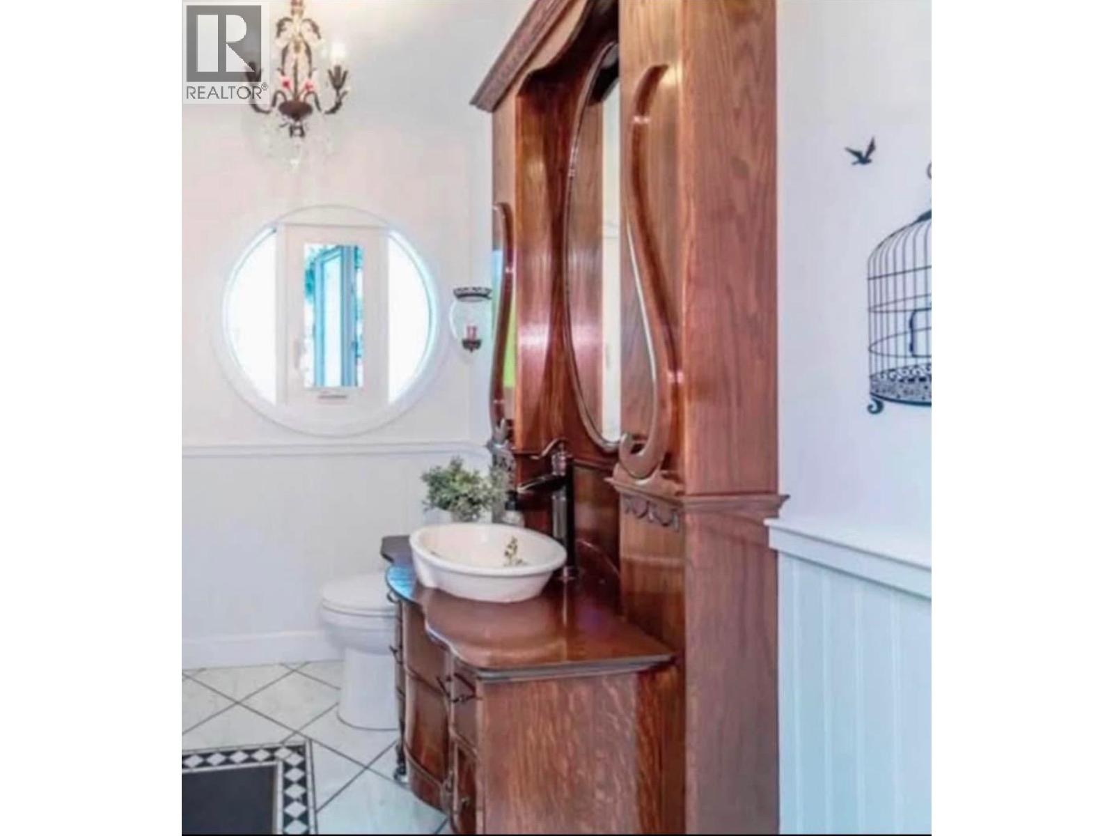 2550 LAURIER CRESCENT, Prince George