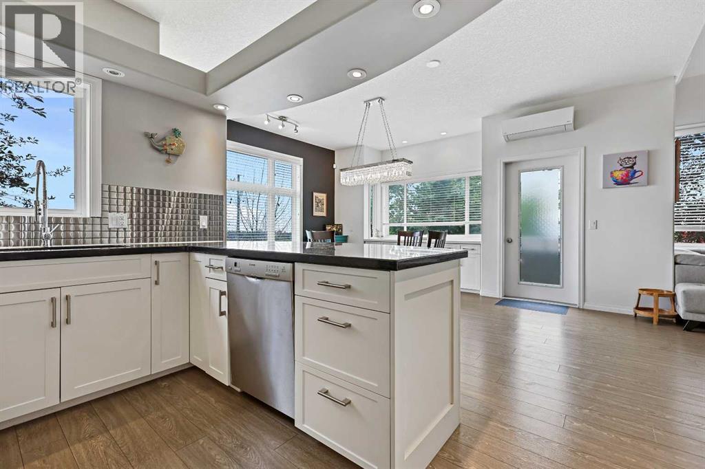 Single Family House for Sale in    Avenue SW Christie Park Calgary 