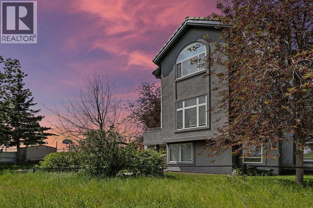 Single Family House for Sale in    Avenue SW Christie Park Calgary 