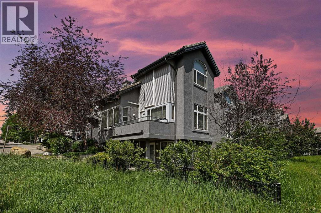 Single Family House for Sale in    Avenue SW Christie Park Calgary 