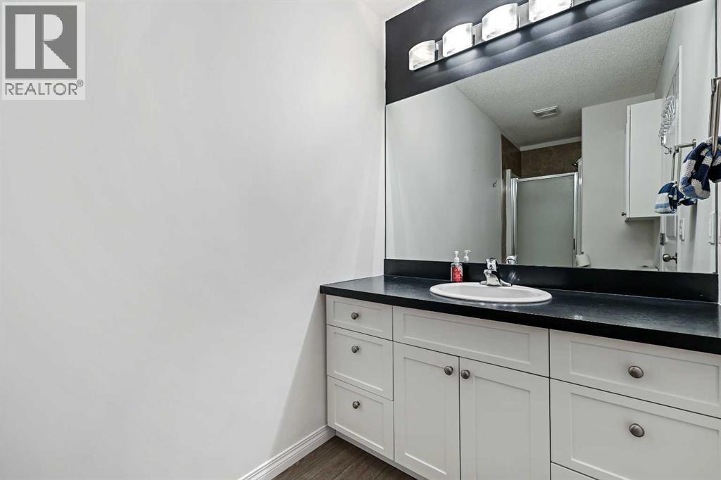 Single Family House for Sale in    Avenue SW Christie Park Calgary 