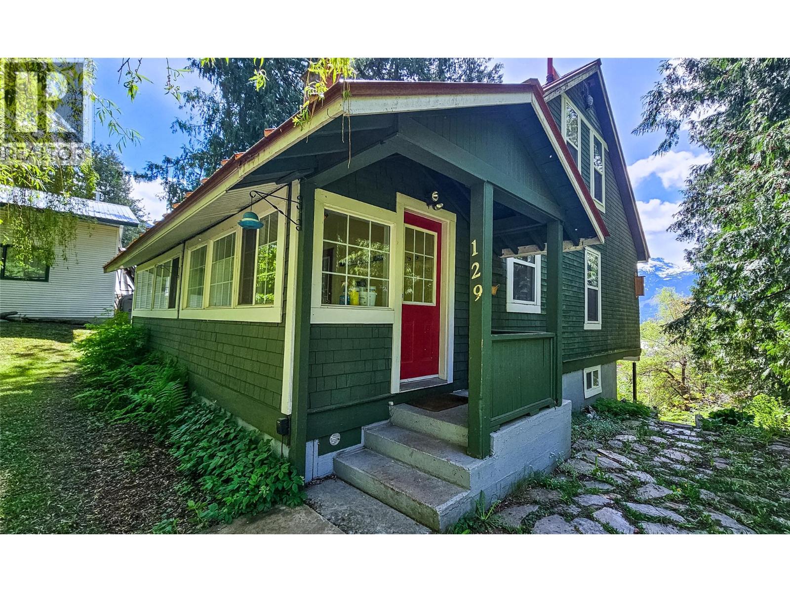 129 Maple Street, Revelstoke