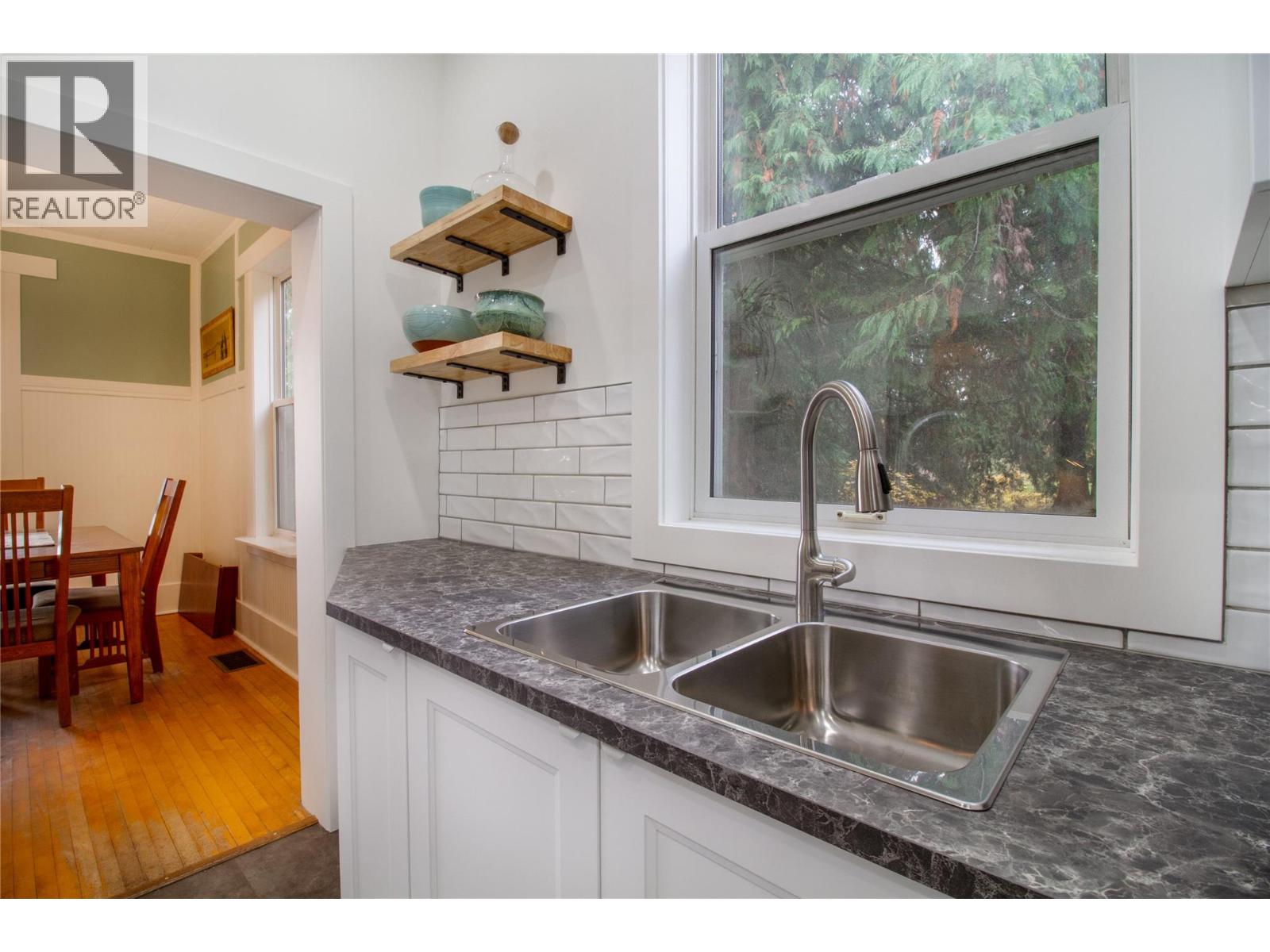 129 Maple Street, Revelstoke