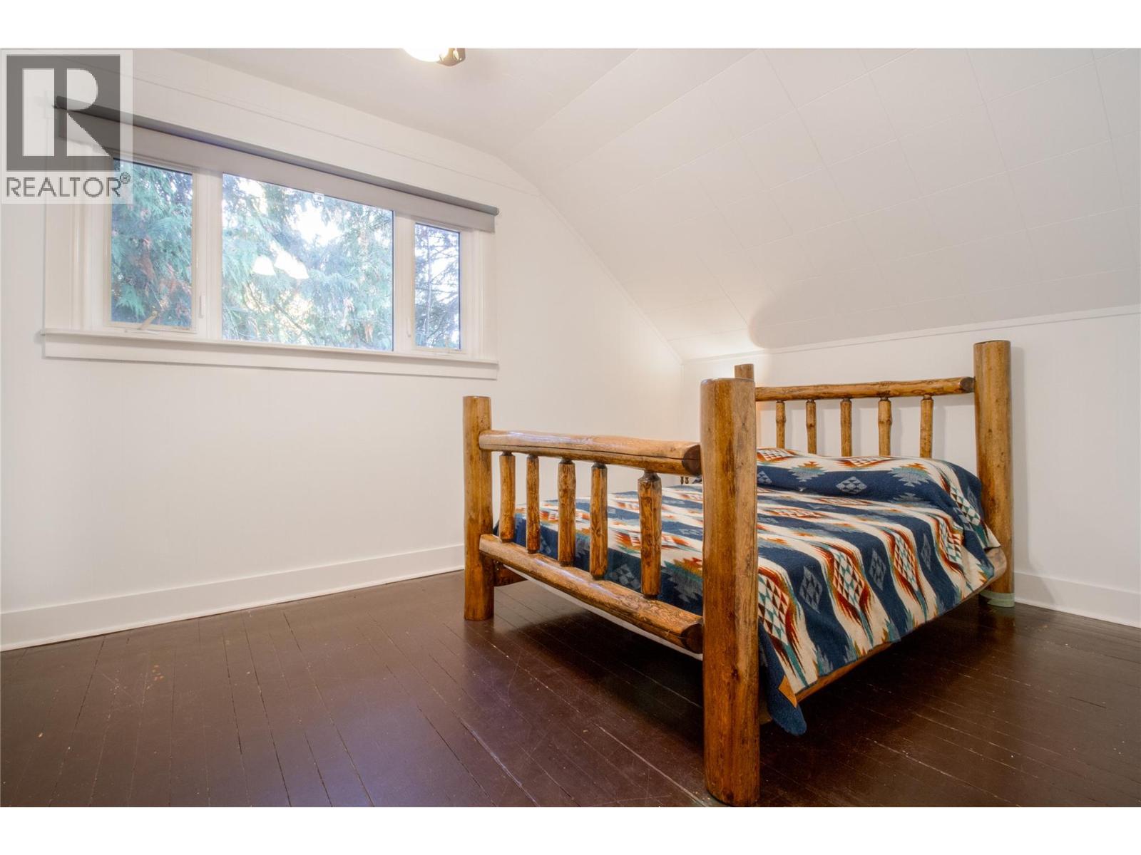 129 Maple Street, Revelstoke