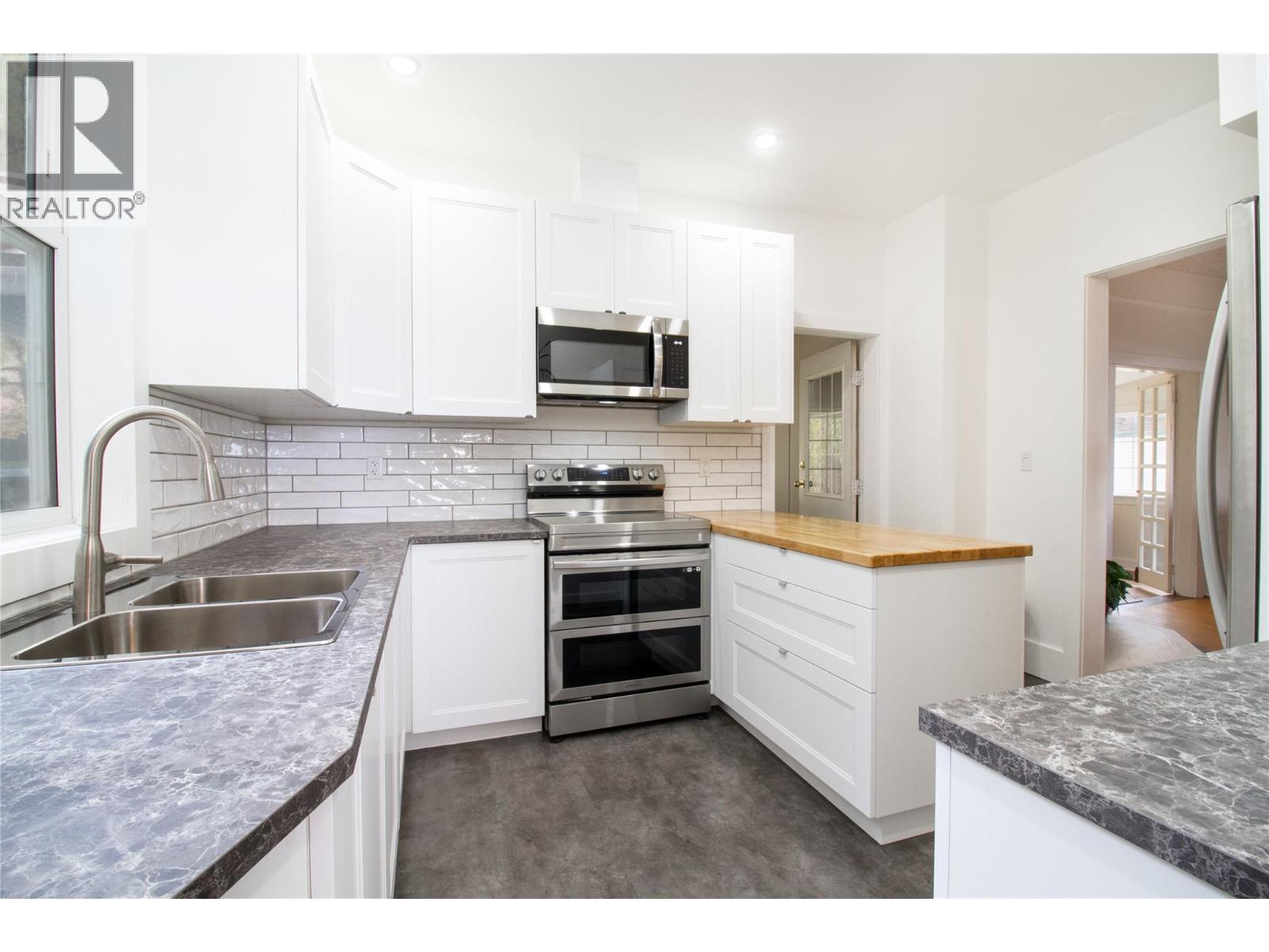 129 Maple Street, Revelstoke