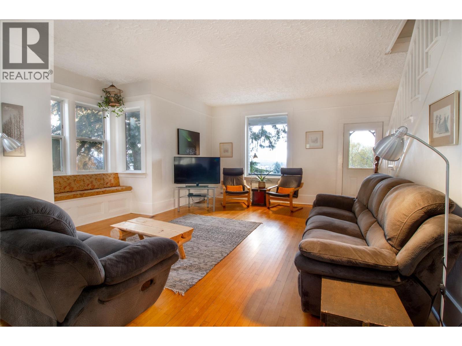 129 Maple Street, Revelstoke