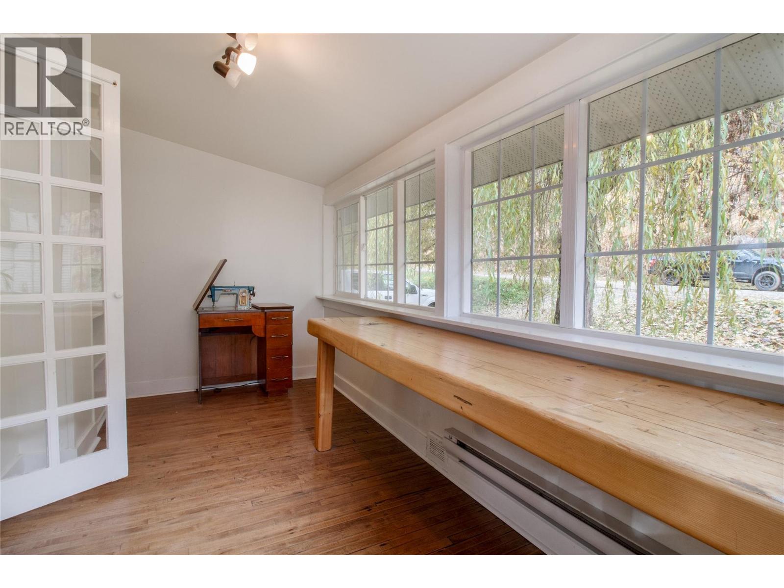 129 Maple Street, Revelstoke