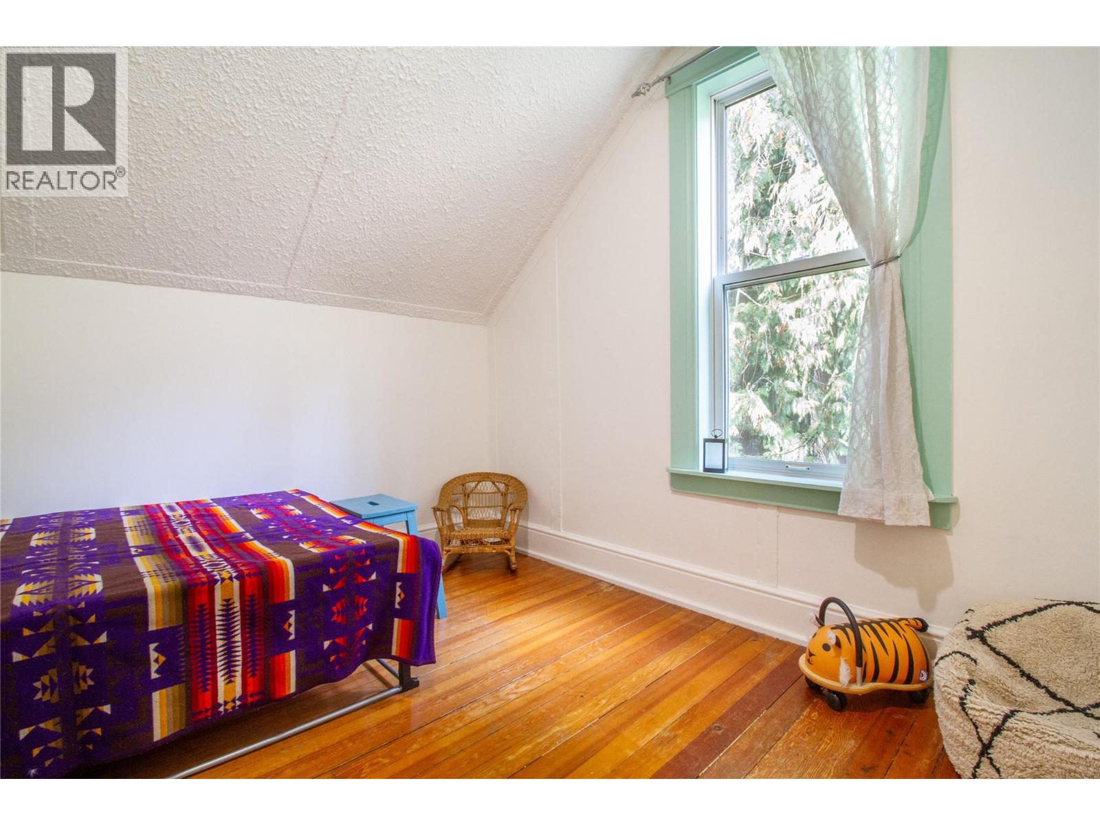 129 Maple Street, Revelstoke