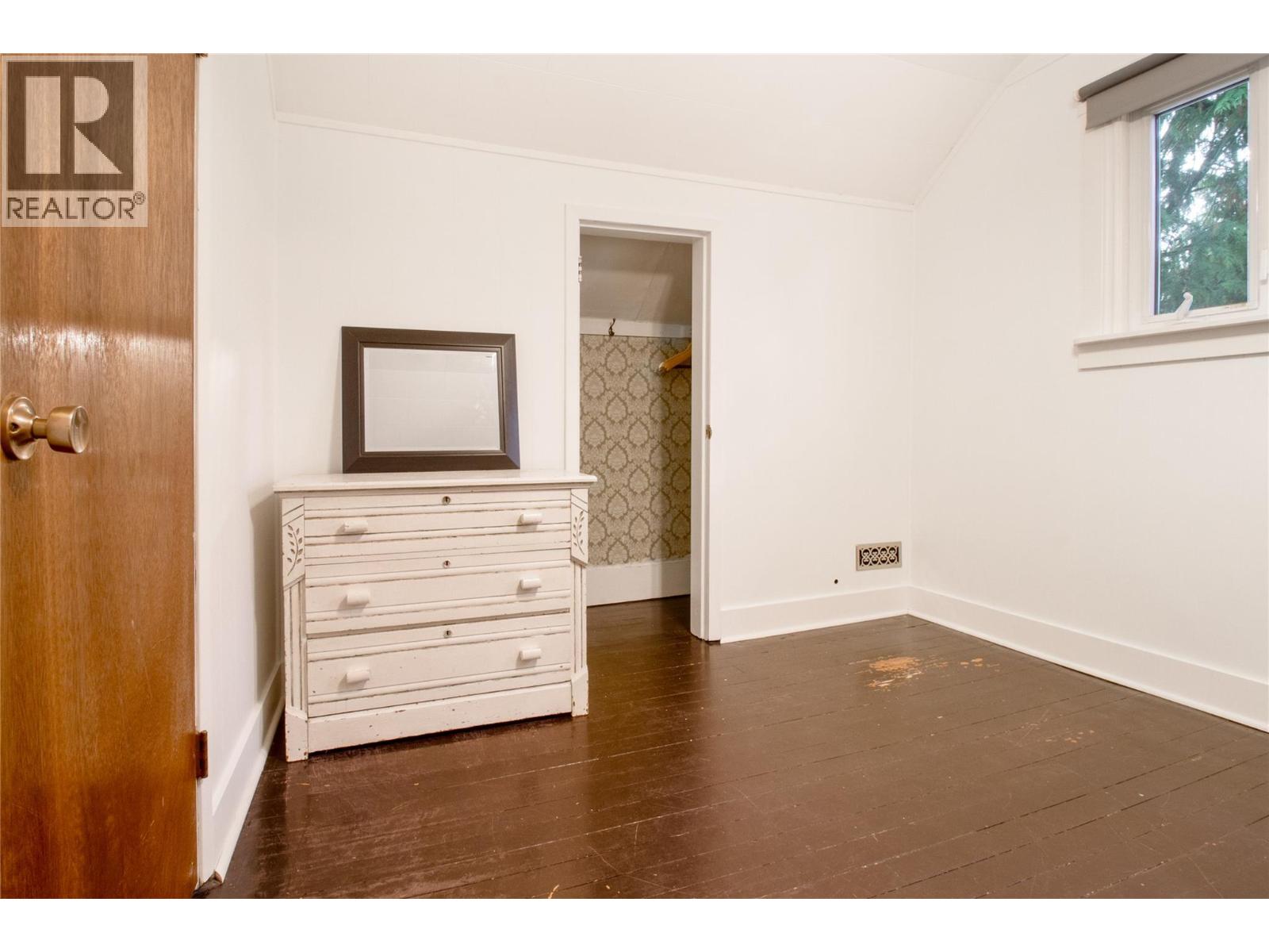 129 Maple Street, Revelstoke