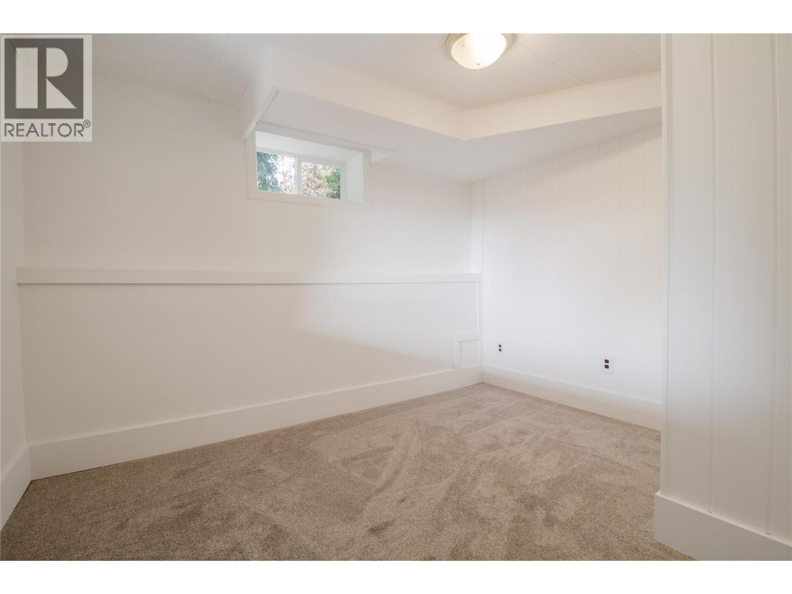 129 Maple Street, Revelstoke