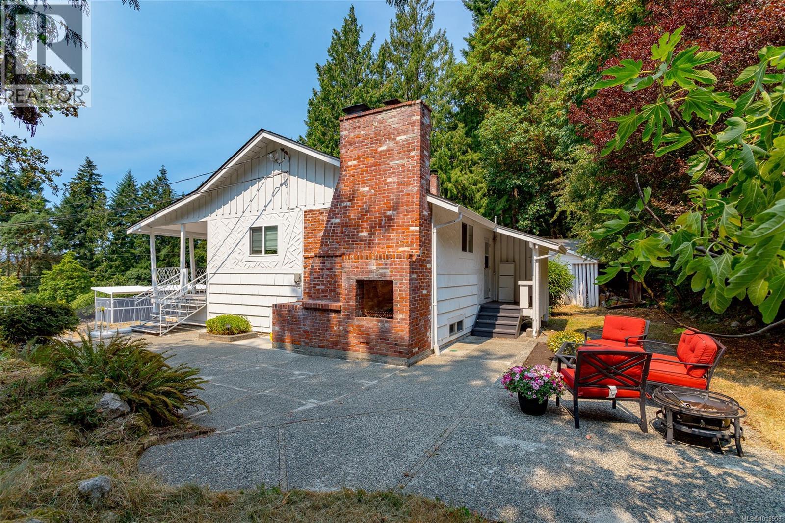 11255 Nitinat Rd, North Saanich