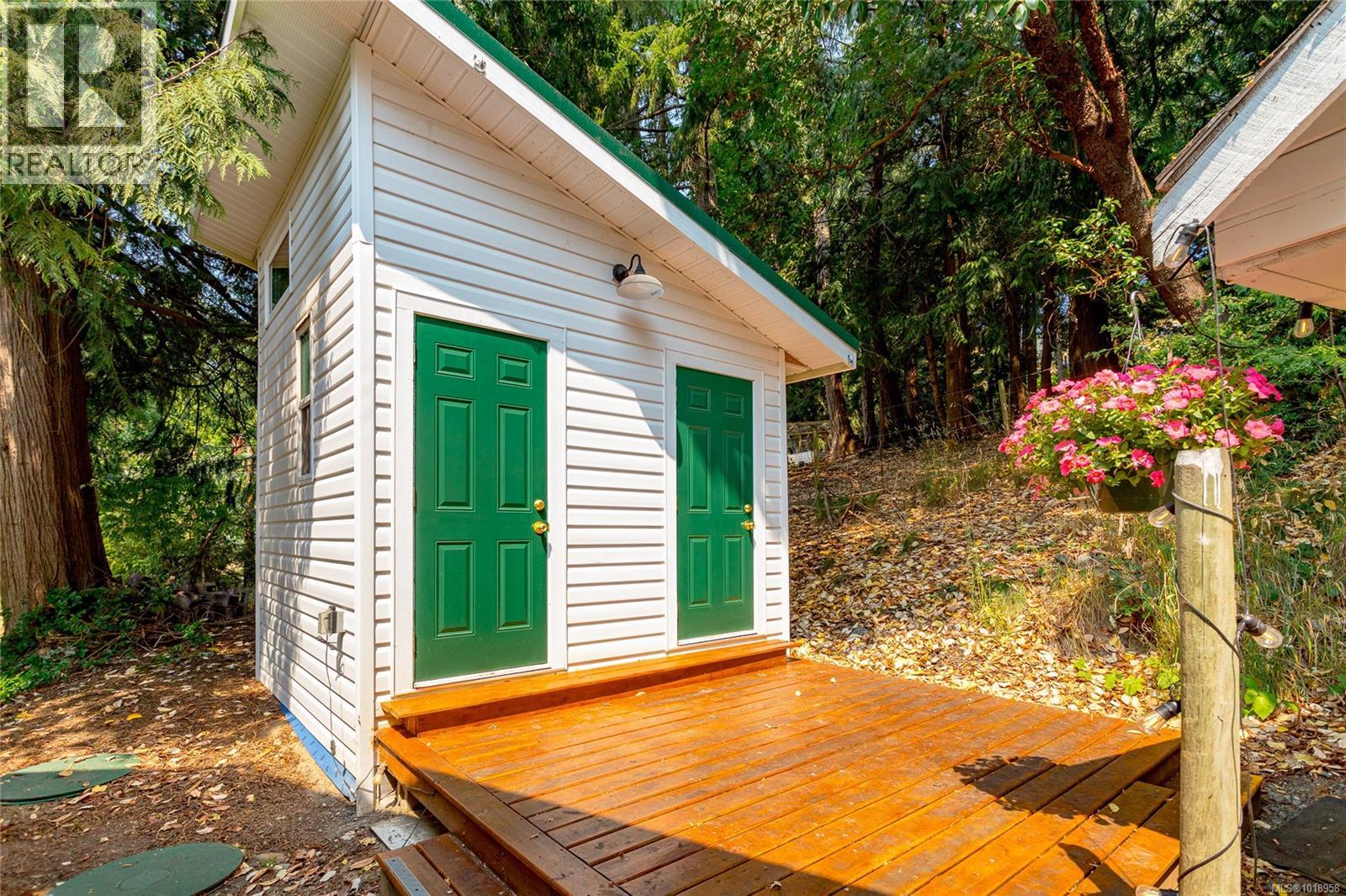 11255 Nitinat Rd, North Saanich