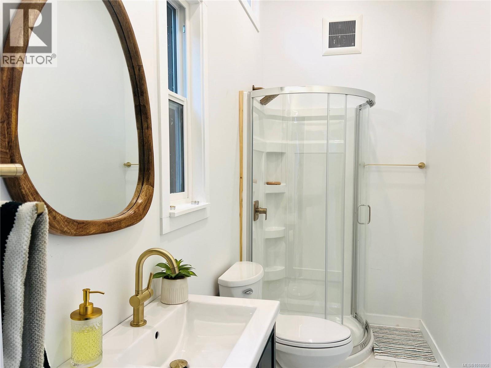 11255 Nitinat Rd, North Saanich