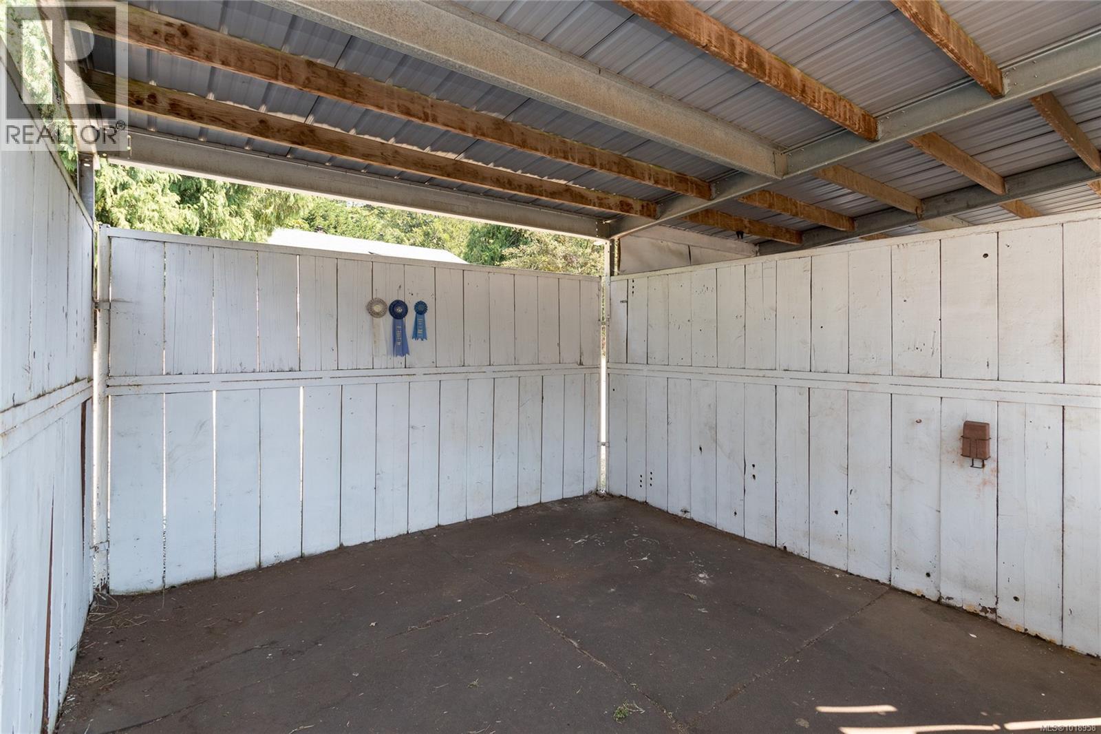 11255 Nitinat Rd, North Saanich