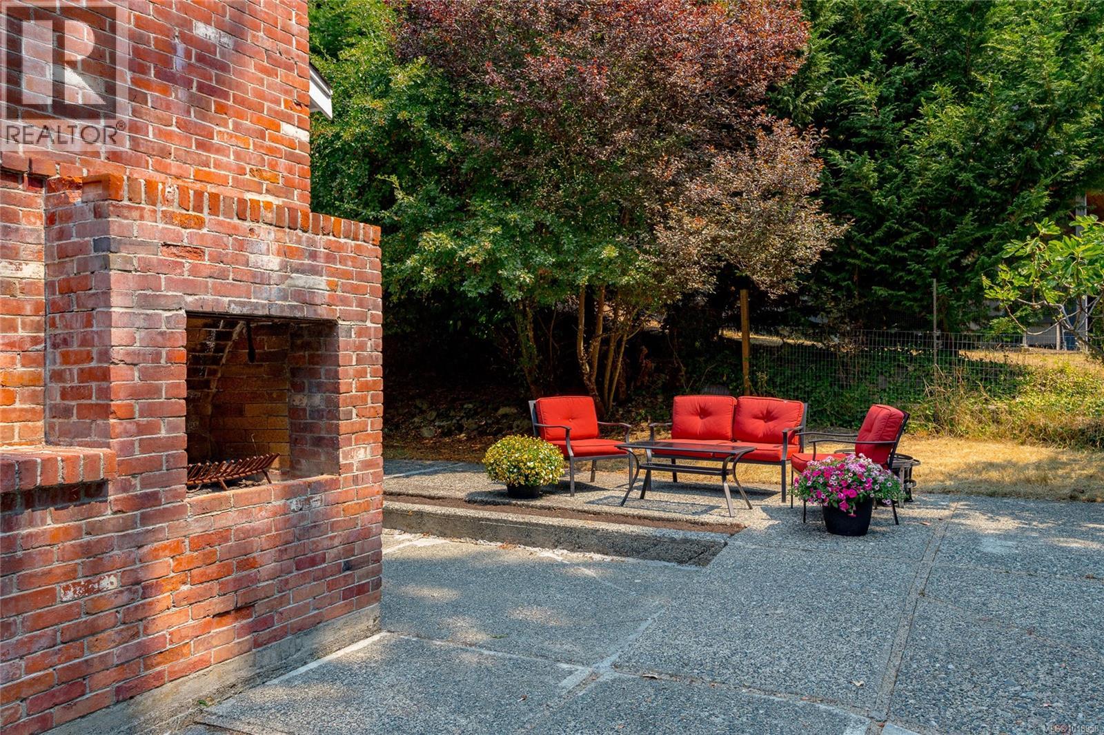 11255 Nitinat Rd, North Saanich