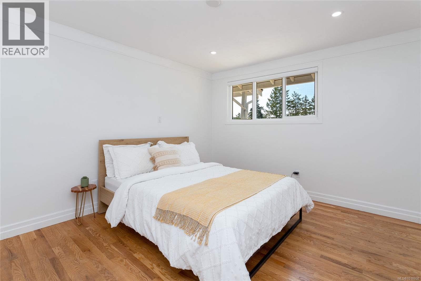 11255 Nitinat Rd, North Saanich