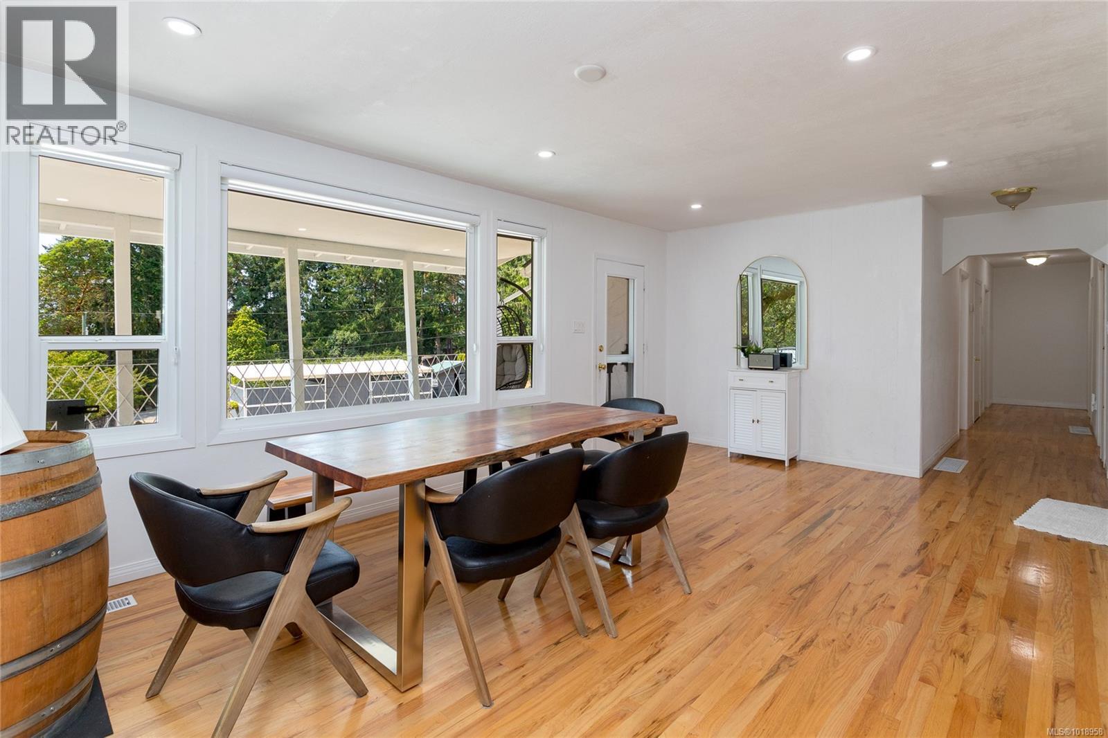 11255 Nitinat Rd, North Saanich