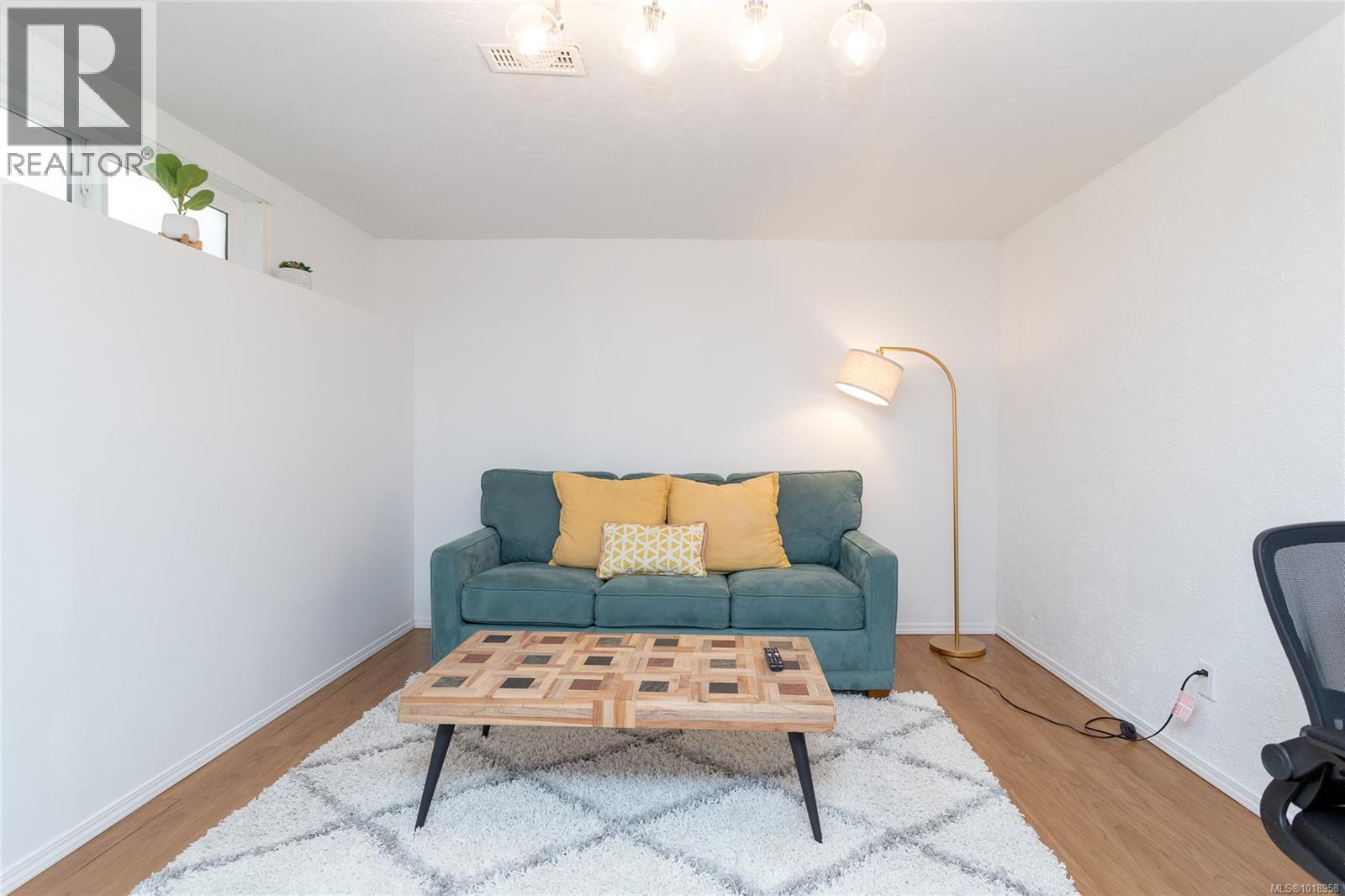 11255 Nitinat Rd, North Saanich