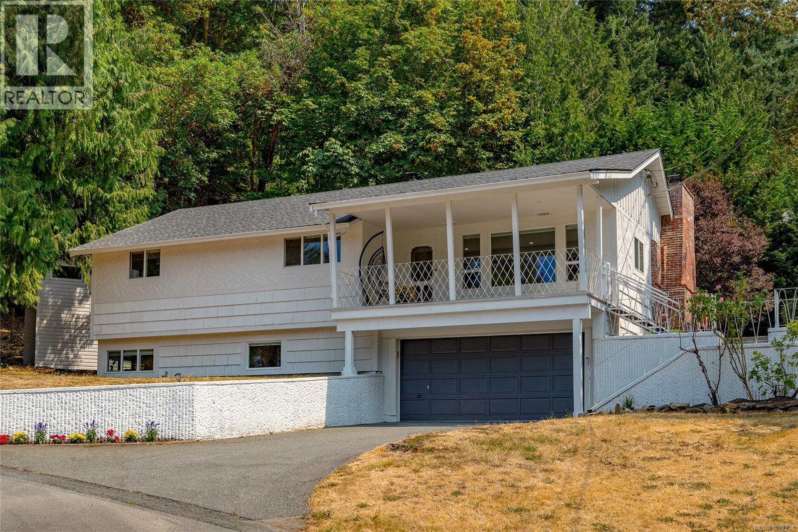 11255 Nitinat Rd, North Saanich