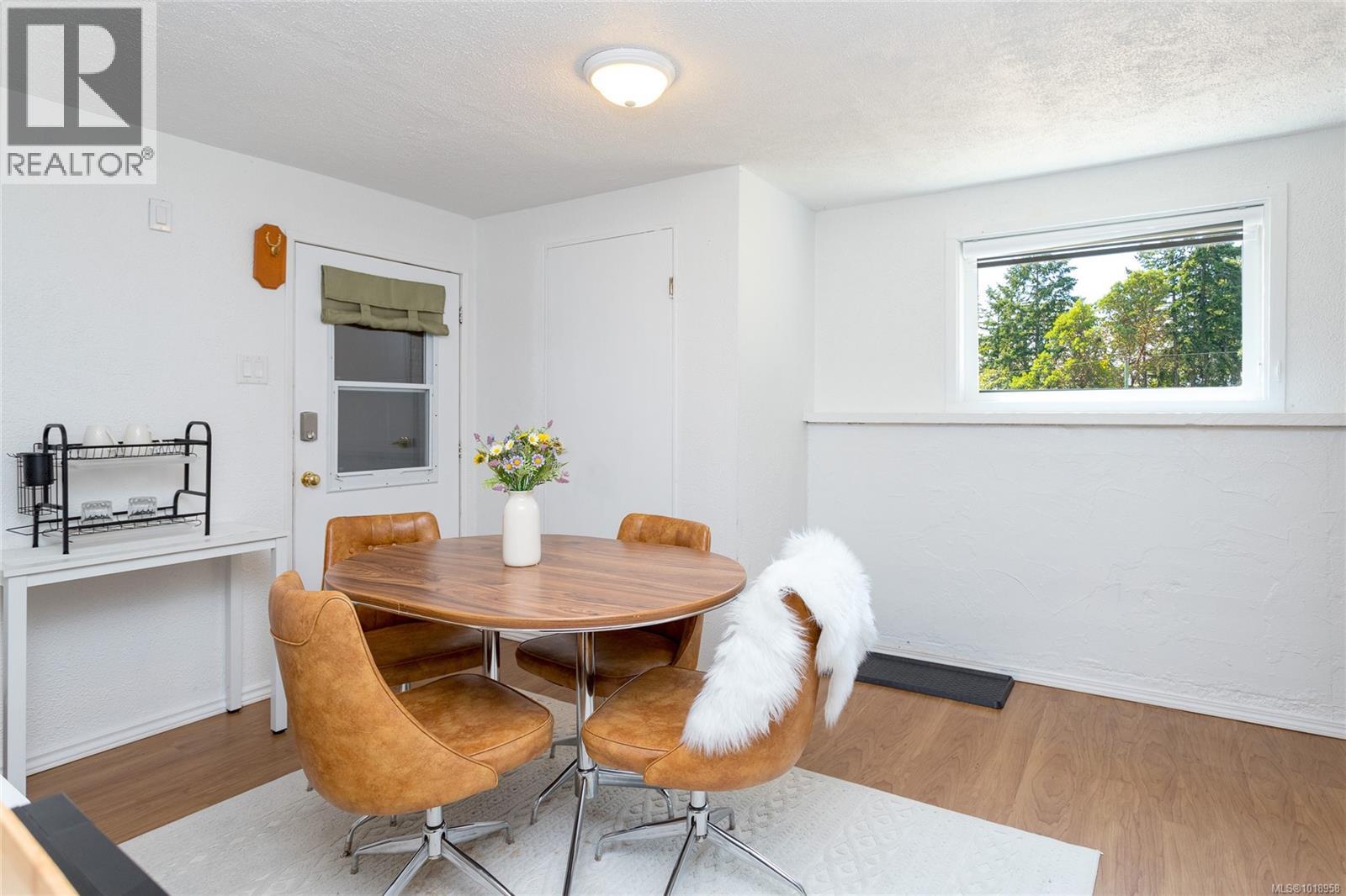 11255 Nitinat Rd, North Saanich