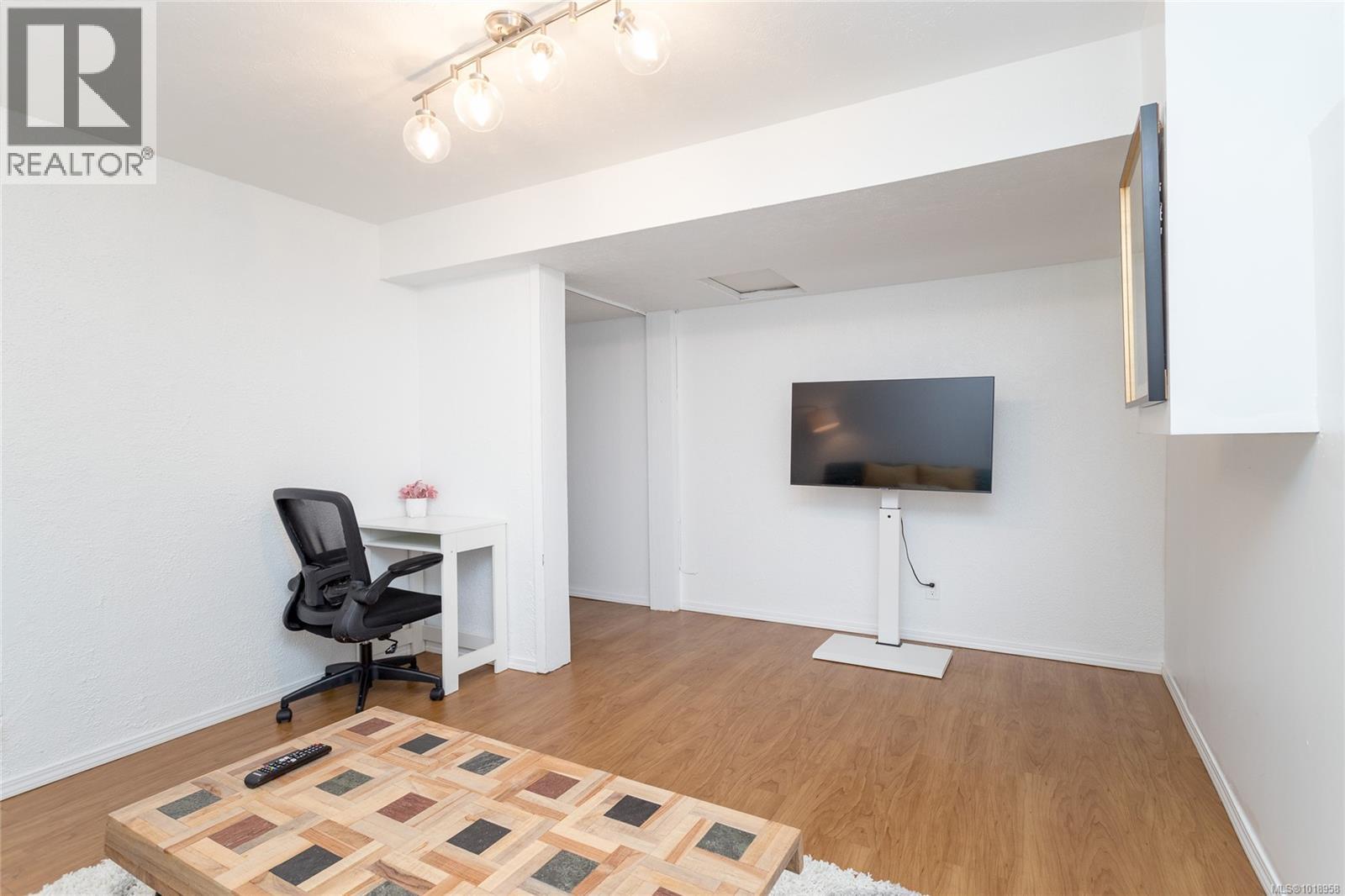 11255 Nitinat Rd, North Saanich