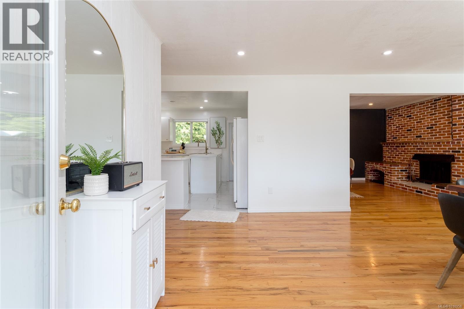 11255 Nitinat Rd, North Saanich