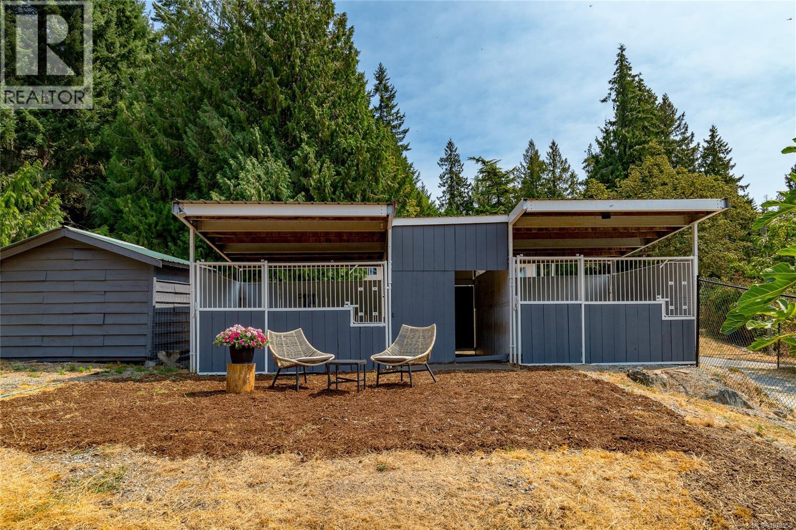 11255 Nitinat Rd, North Saanich