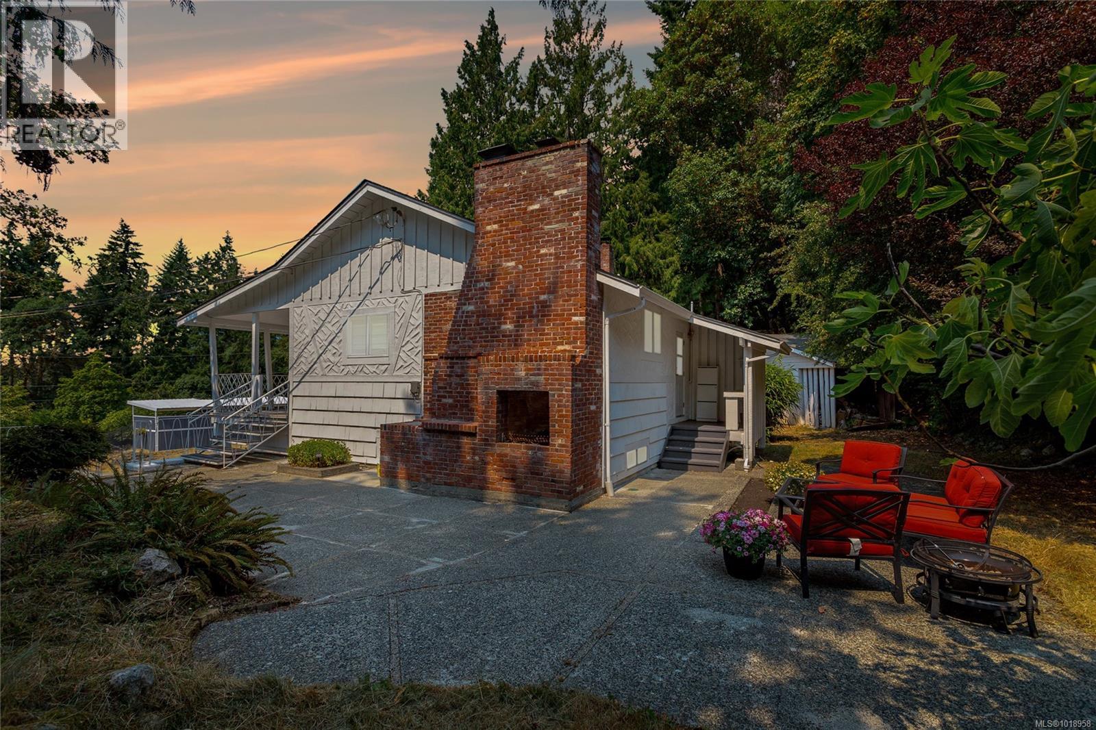 11255 Nitinat Rd, North Saanich