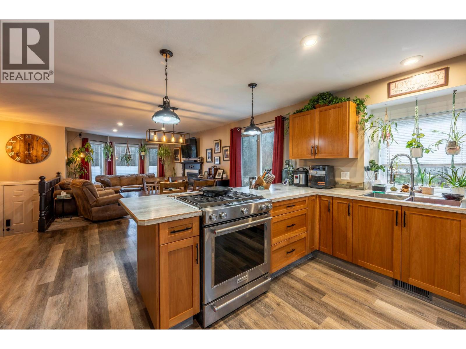 517 12TH STREET S - 17