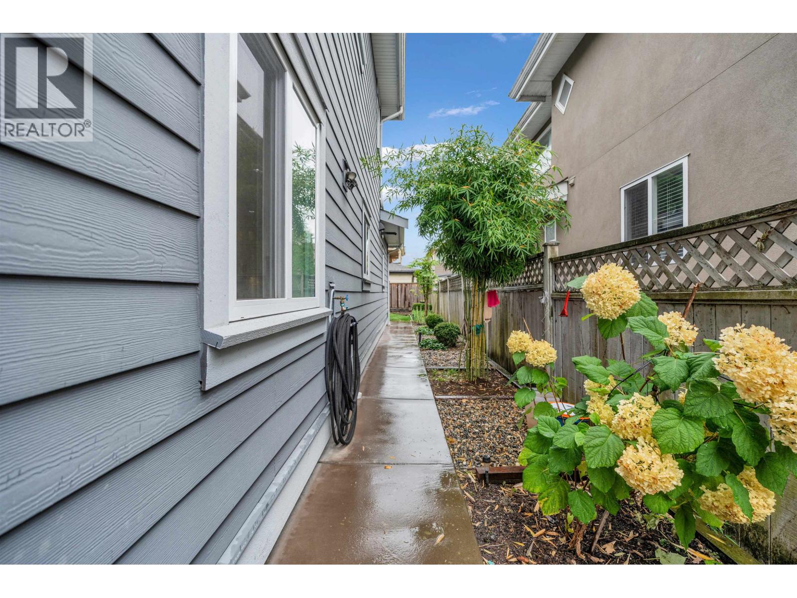 1584 BLAINE AVENUE, Burnaby