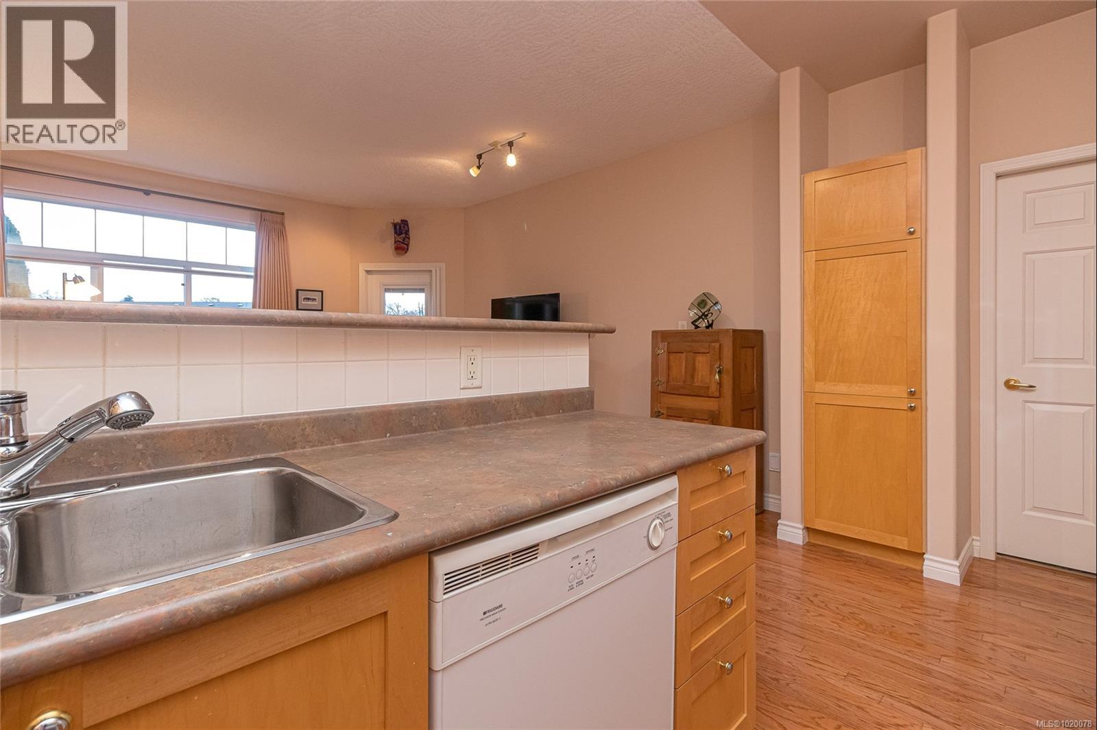 #6 3281 MAPLEWOOD RD - 15