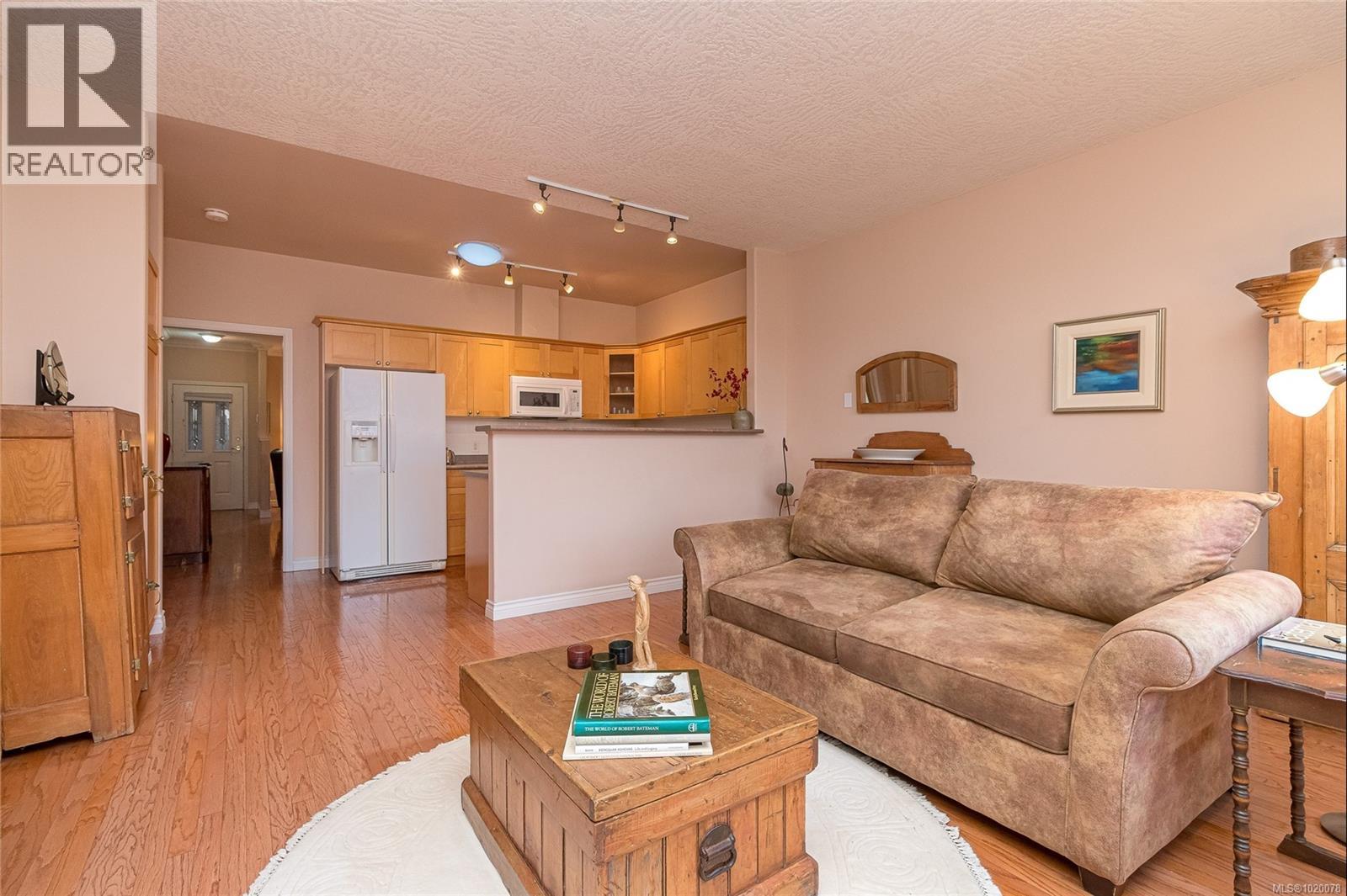 #6 3281 MAPLEWOOD RD - 19