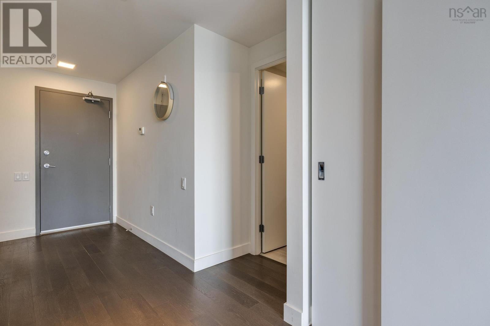 Property 24 of 41 of 813 1048 Wellington Street