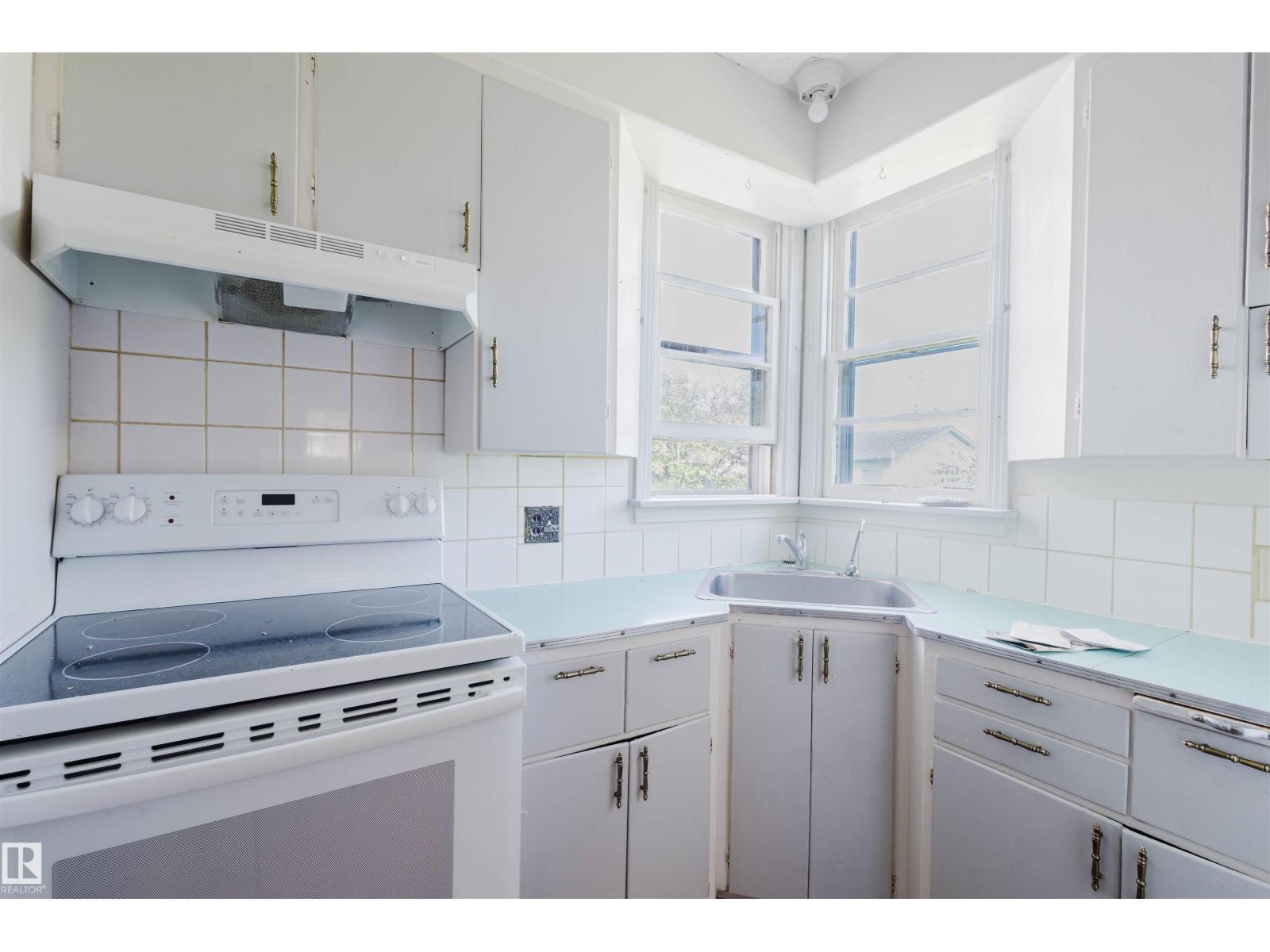 10827 111 ST NW, Edmonton