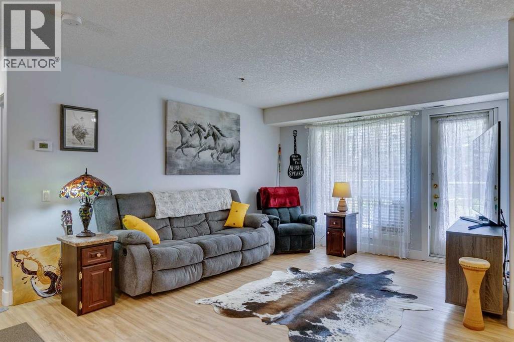 Single Family House for Sale in   Simcoe Boulevard SW Signal Hill Calgary 