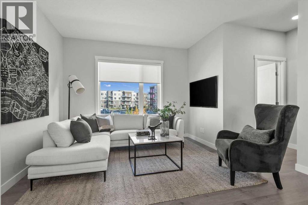 Single Family House for Sale in  Shawnee Square SW Shawnee Slopes Calgary 