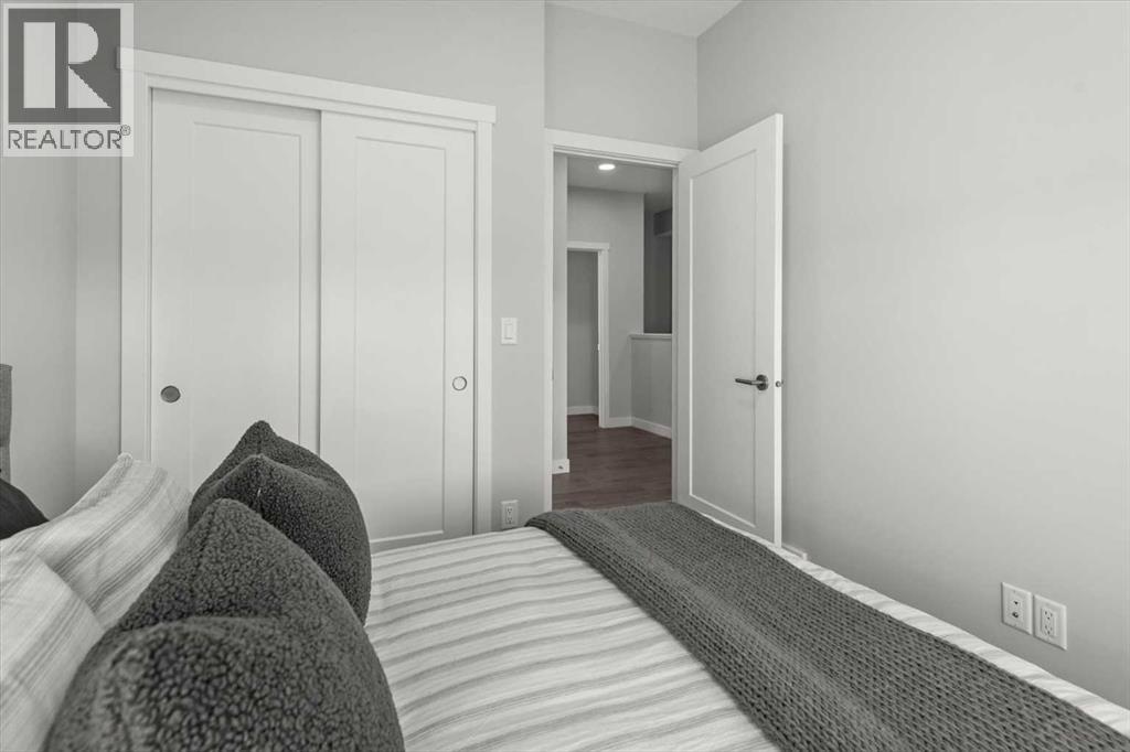 Single Family House for Sale in  Shawnee Square SW Shawnee Slopes Calgary 