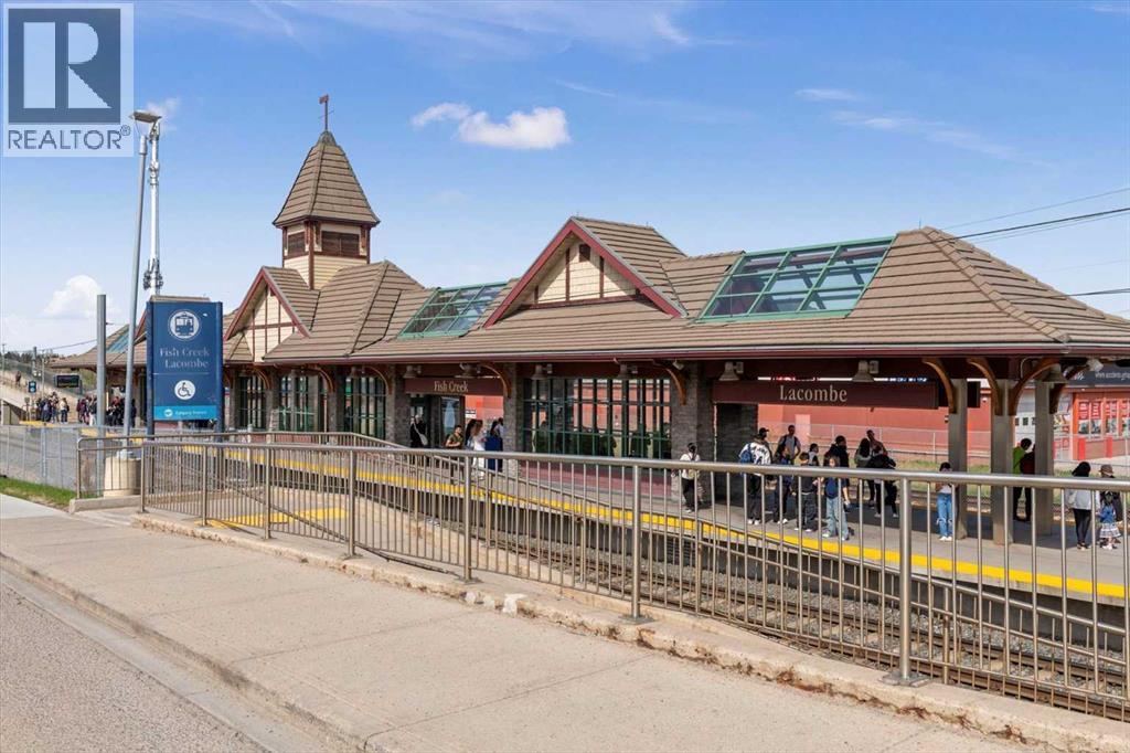 Single Family House for Sale in  Shawnee Square SW Shawnee Slopes Calgary 