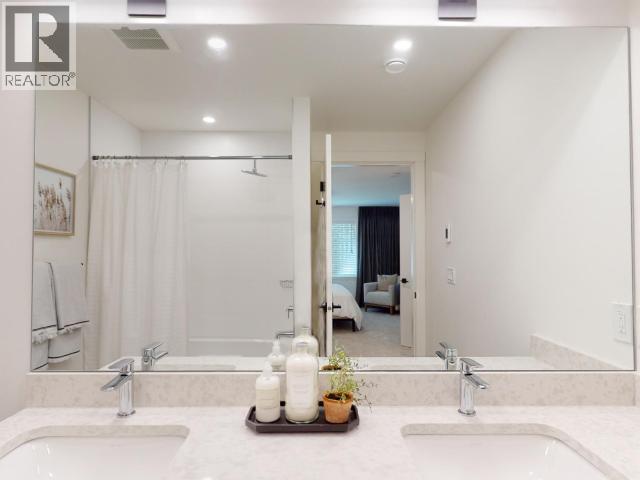 4066 SATURNA AVE, Powell River