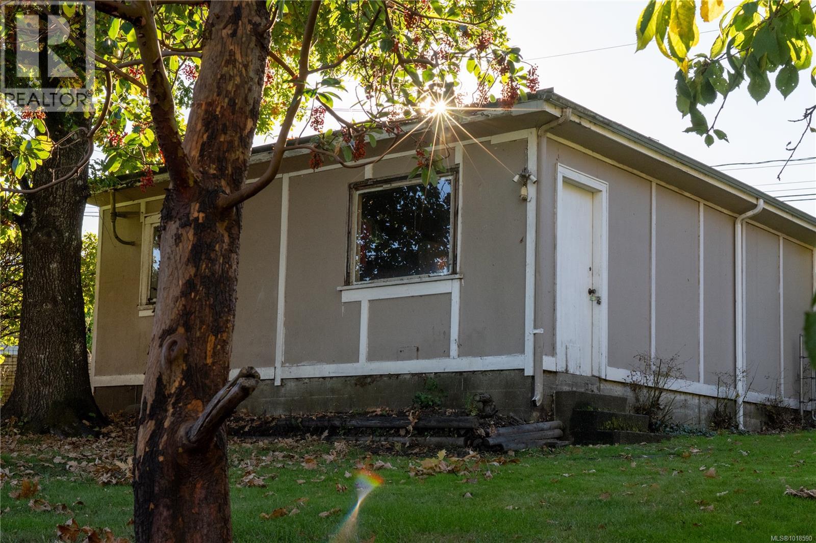 392 Island Hwy, Campbell River