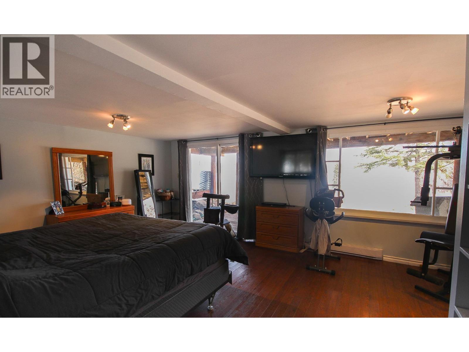 16020 Tupper Village Way - 22