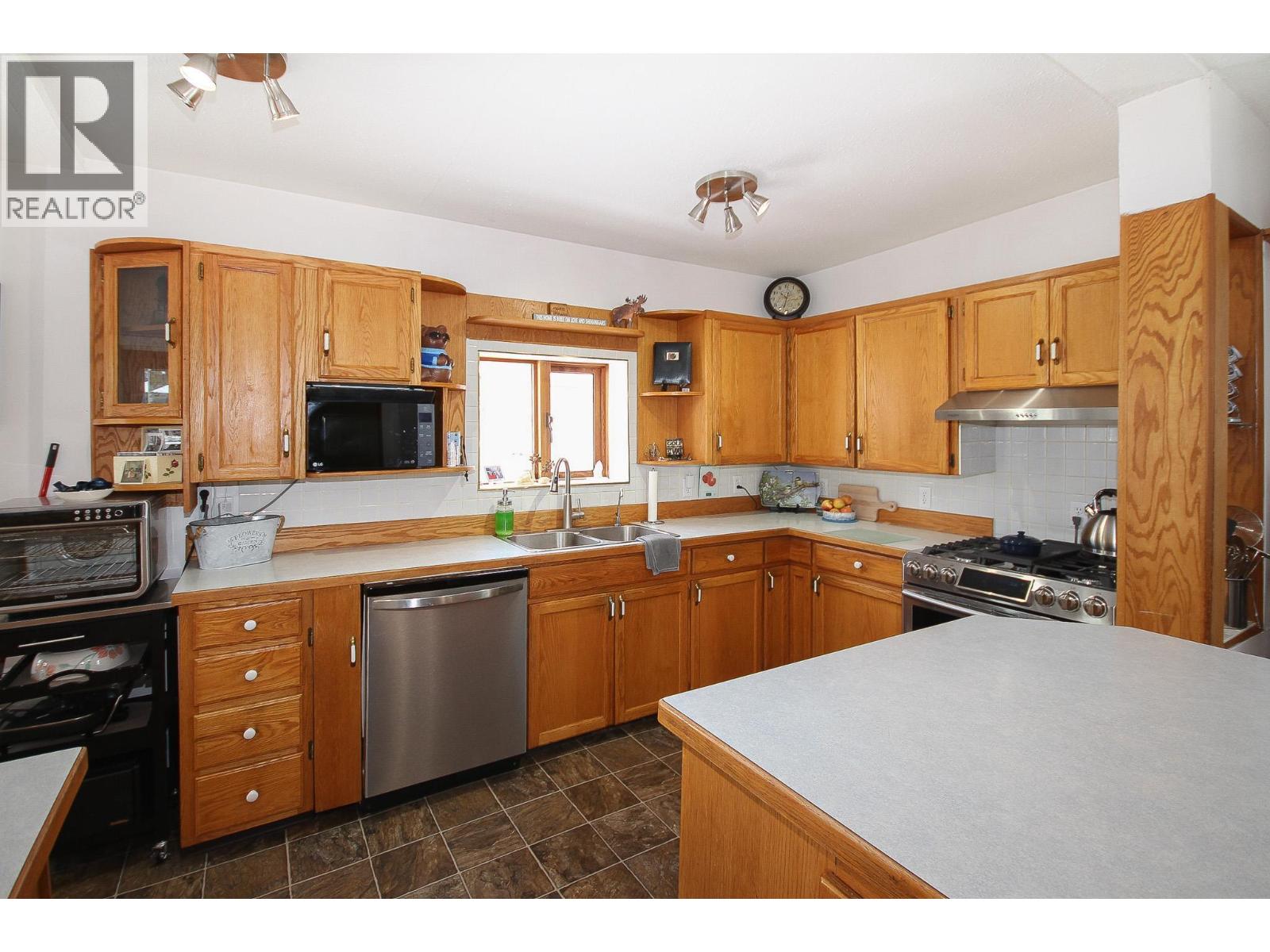 16020 Tupper Village Way - 40