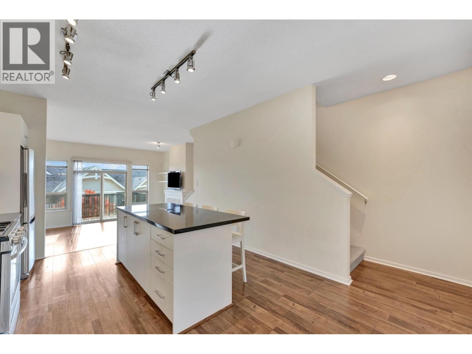 139 3105 DAYANEE SPRINGS BOULEVARD, Coquitlam