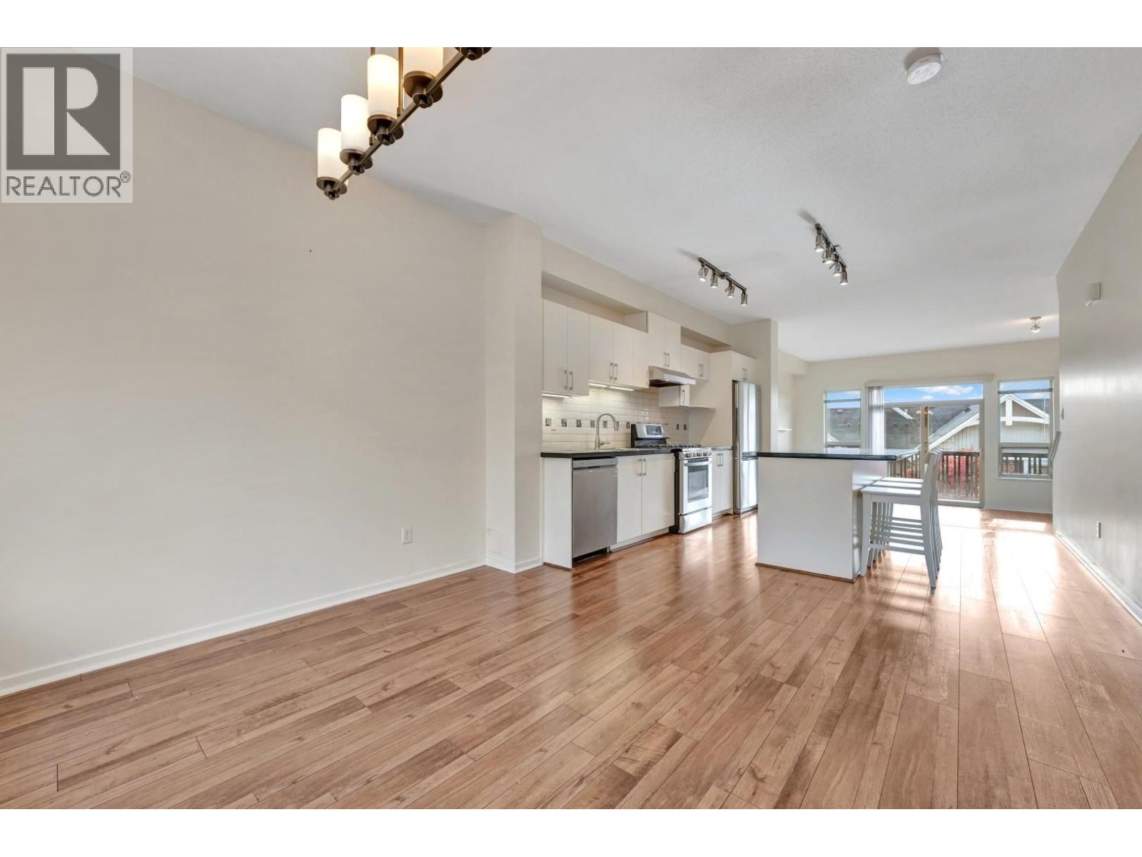 139 3105 DAYANEE SPRINGS BOULEVARD, Coquitlam