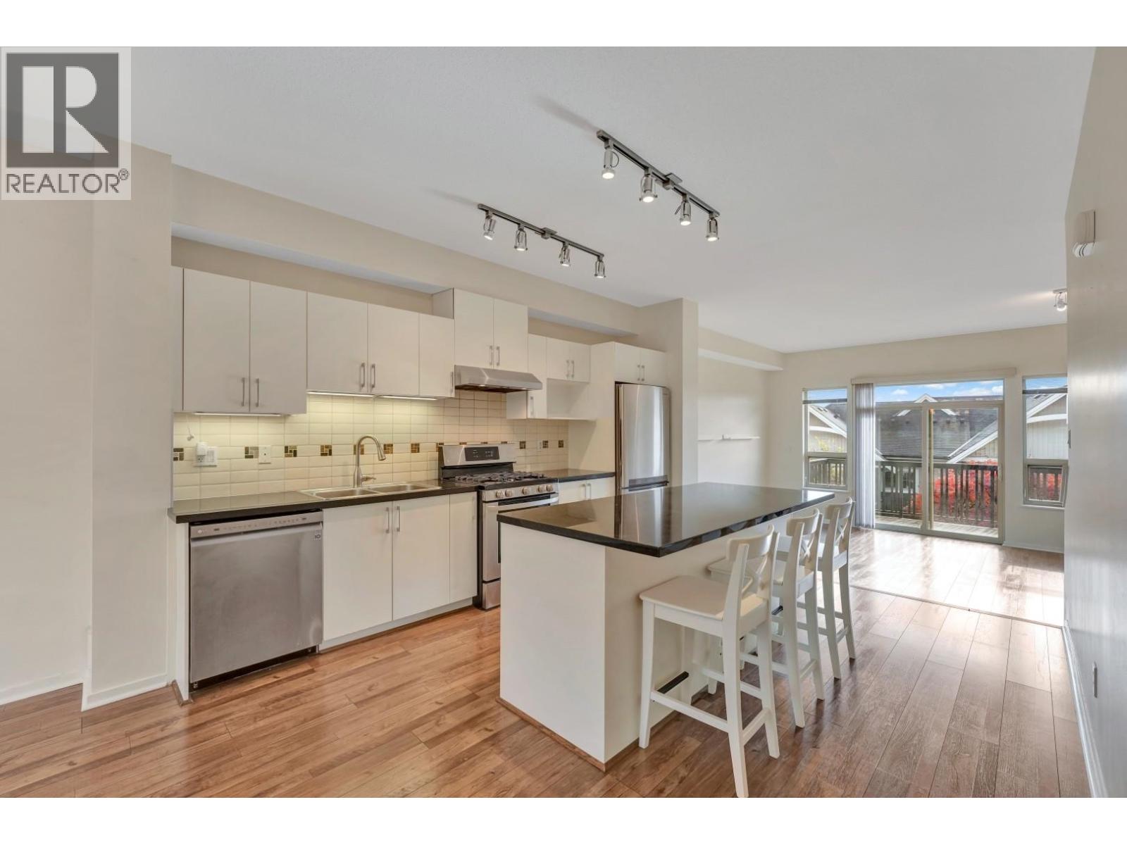 139 3105 DAYANEE SPRINGS BOULEVARD, Coquitlam