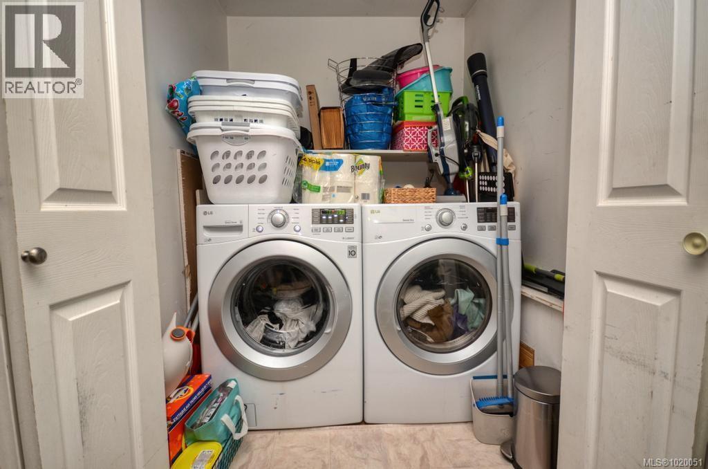 871 Fleming St, Esquimalt