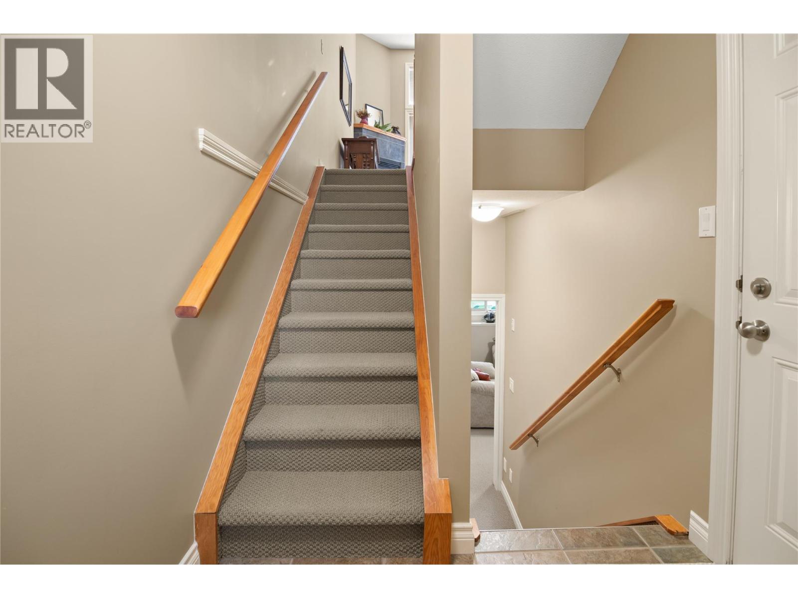 #18 4878 RIDGE ROAD - 33