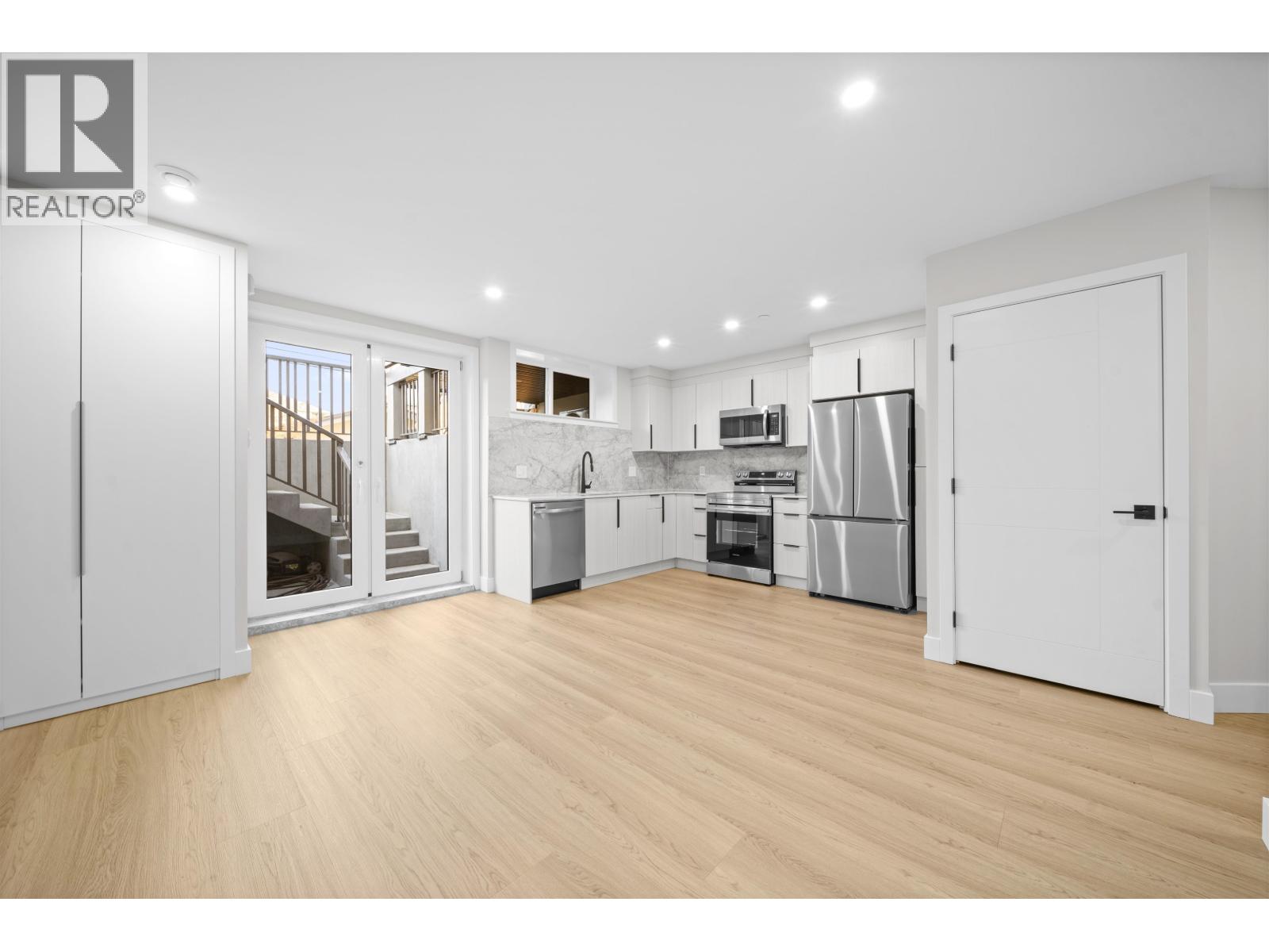 2455 W 10TH AVENUE, Vancouver