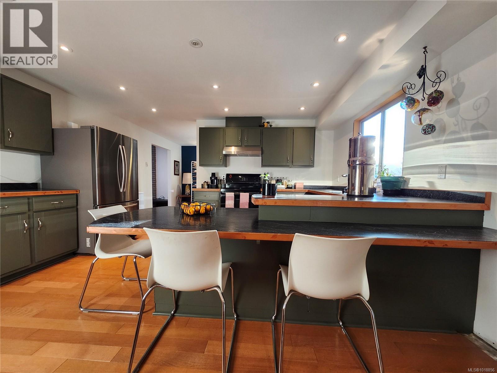 4101 ORCHARD CIR - 10